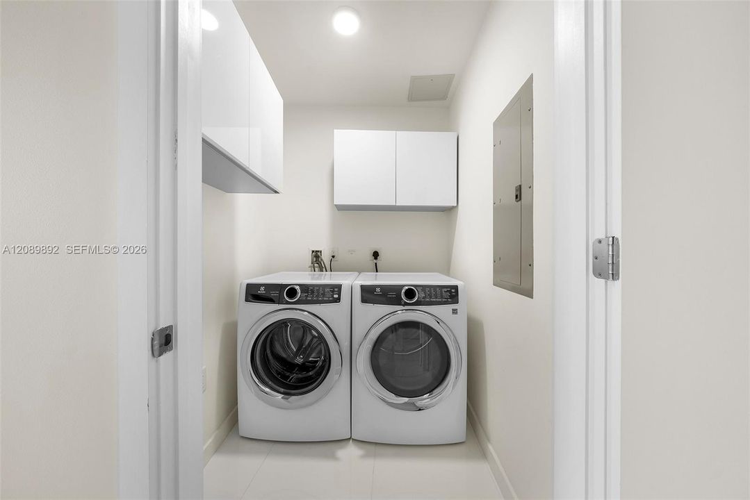 В аренду: $13,500 (4 спален, 4 ванн, 2188 Квадратных фут)