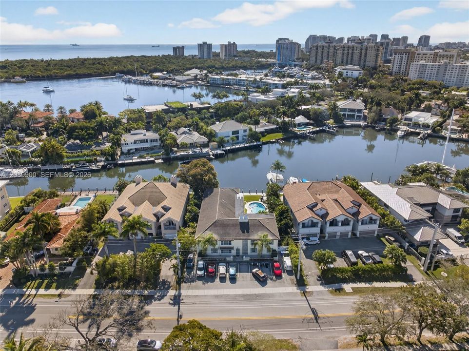 For Sale: $354,900 (2 beds, 2 baths, 815 Square Feet)