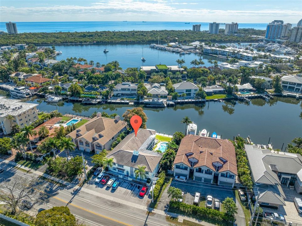 For Sale: $354,900 (2 beds, 2 baths, 815 Square Feet)