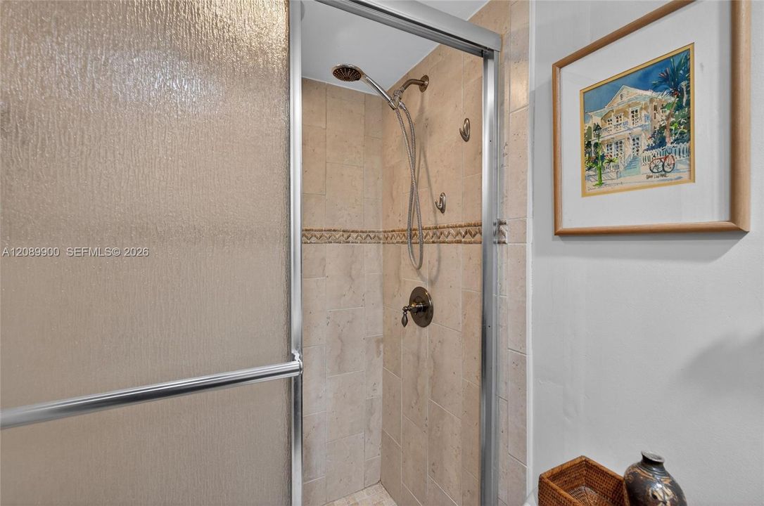 For Sale: $354,900 (2 beds, 2 baths, 815 Square Feet)
