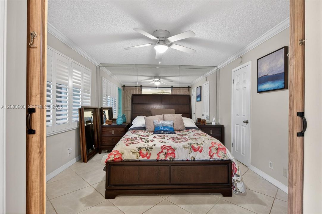 For Sale: $354,900 (2 beds, 2 baths, 815 Square Feet)