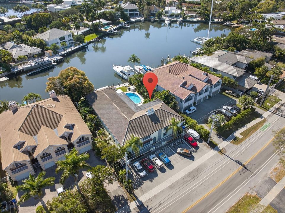 For Sale: $354,900 (2 beds, 2 baths, 815 Square Feet)