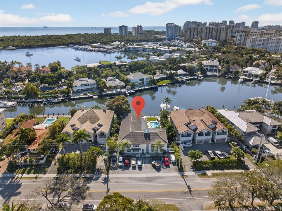 For Sale: $354,900 (2 beds, 2 baths, 815 Square Feet)