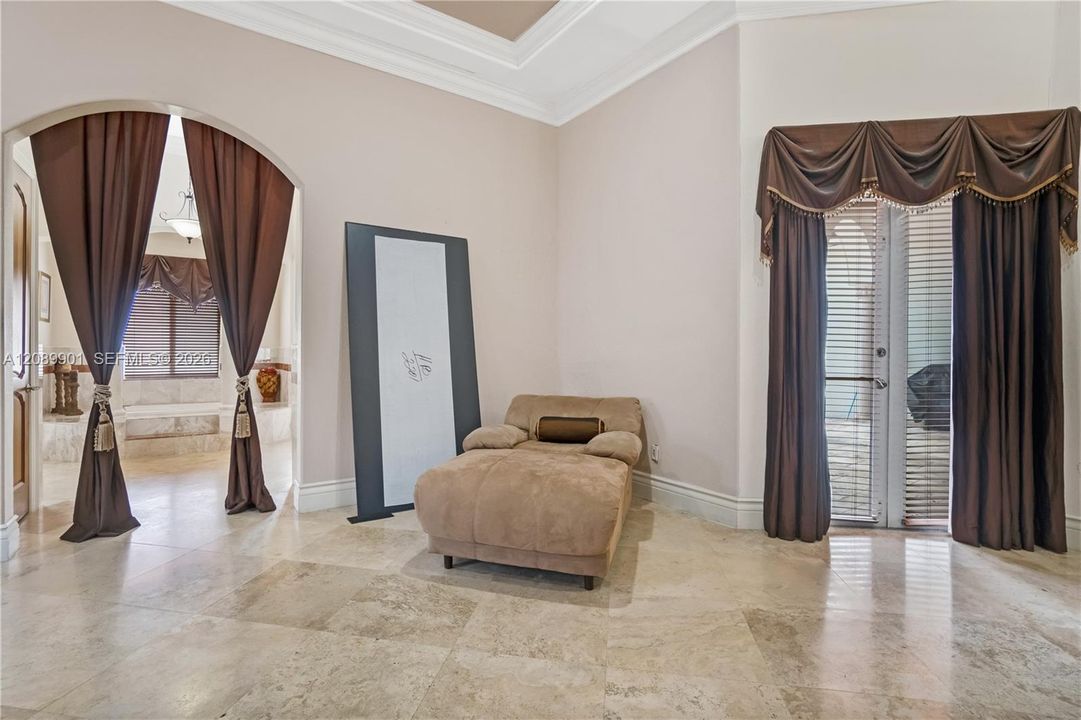 For Sale: $2,599,900 (7 beds, 5 baths, 4991 Square Feet)