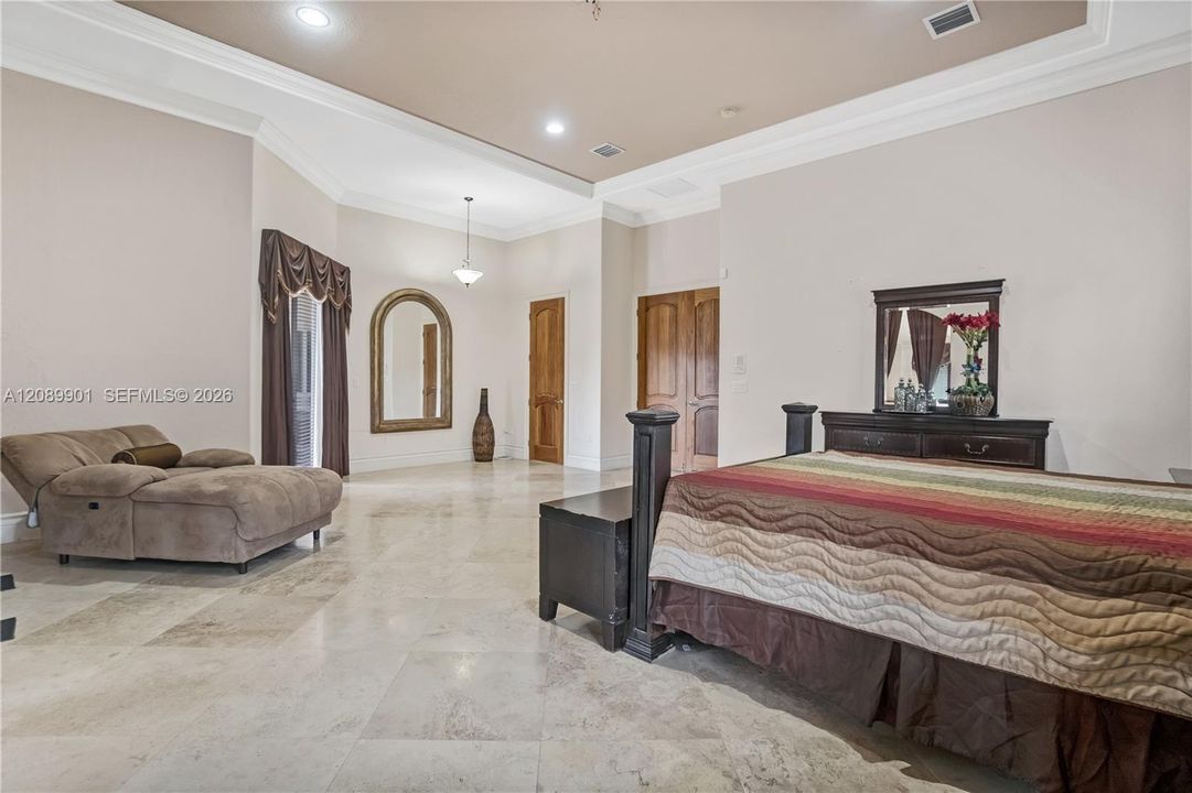 For Sale: $2,599,900 (7 beds, 5 baths, 4991 Square Feet)