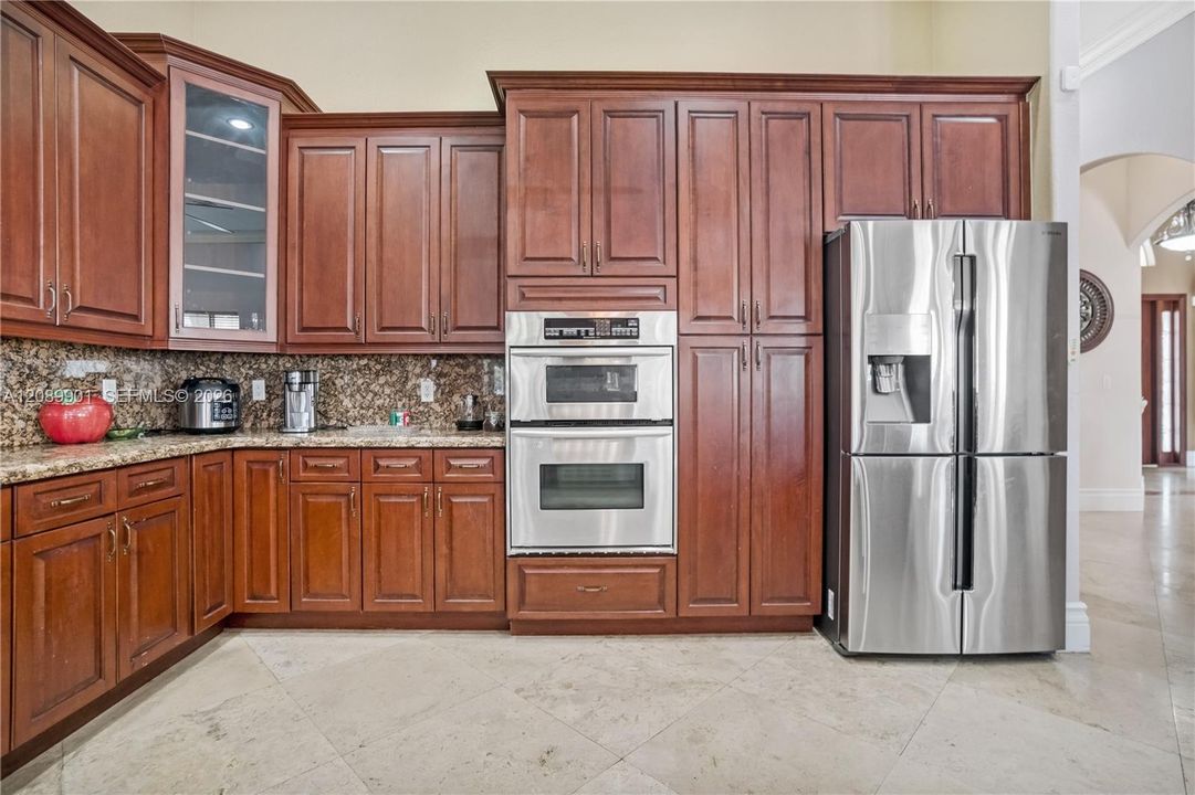 For Sale: $2,599,900 (7 beds, 5 baths, 4991 Square Feet)