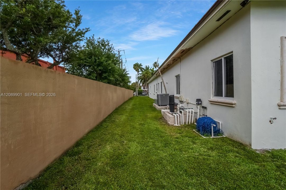 For Sale: $2,599,900 (7 beds, 5 baths, 4991 Square Feet)