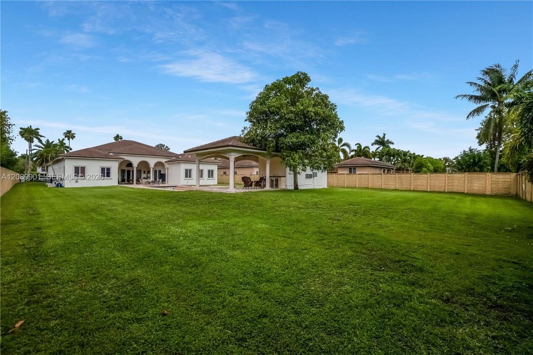 For Sale: $2,599,900 (7 beds, 5 baths, 4991 Square Feet)