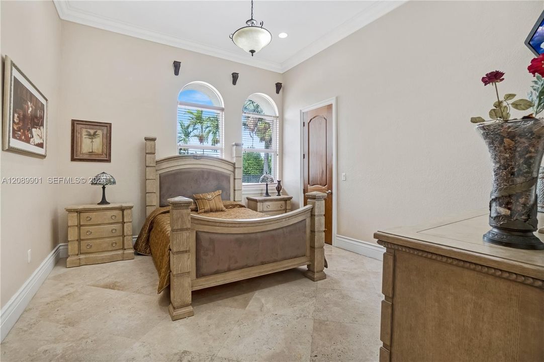 For Sale: $2,599,900 (7 beds, 5 baths, 4991 Square Feet)