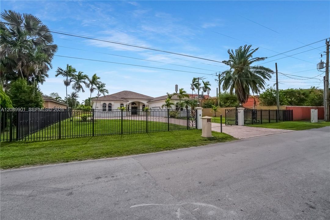 For Sale: $2,599,900 (7 beds, 5 baths, 4991 Square Feet)