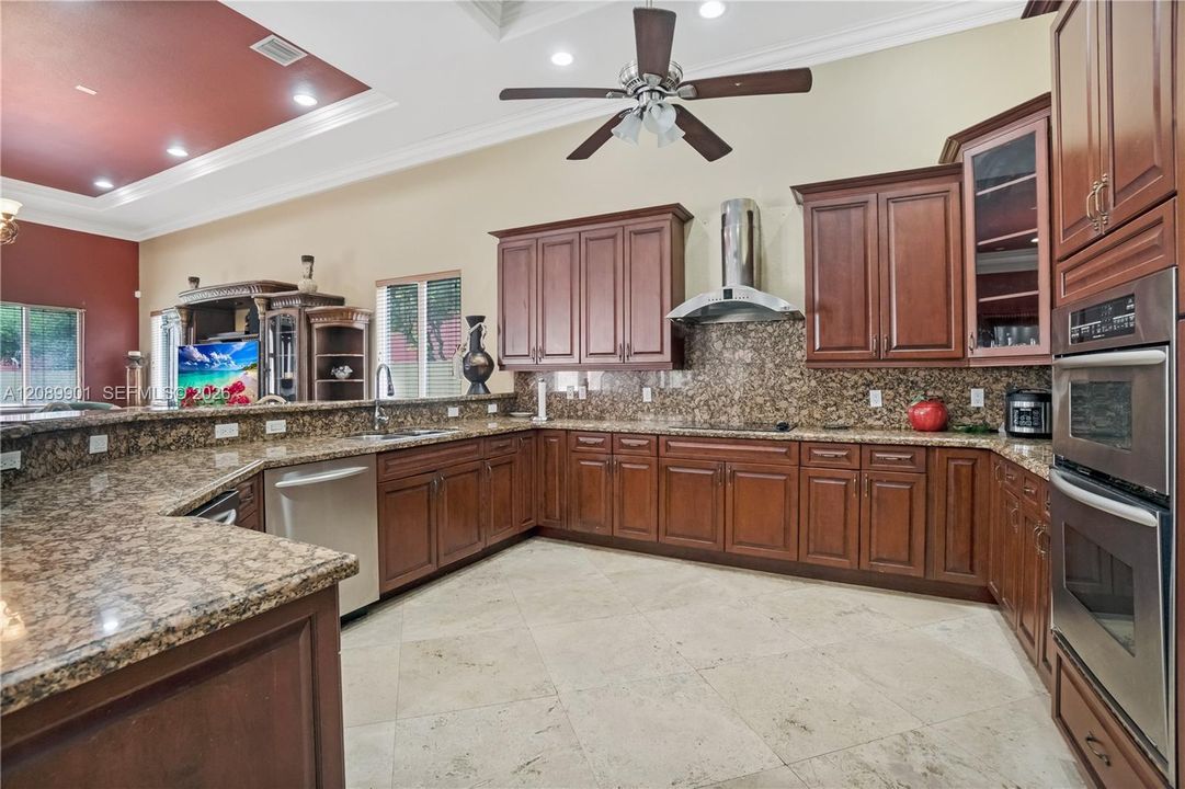 For Sale: $2,599,900 (7 beds, 5 baths, 4991 Square Feet)