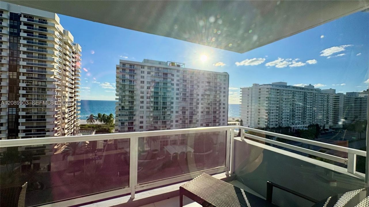For Sale: $550,000 (2 beds, 2 baths, 1030 Square Feet)
