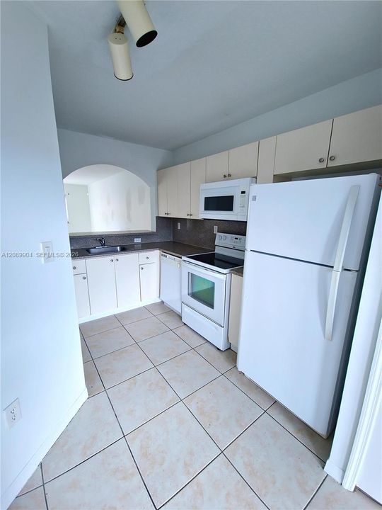 En Venta: $239,900 (2 camas, 2 baños, 920 Pies cuadrados)
