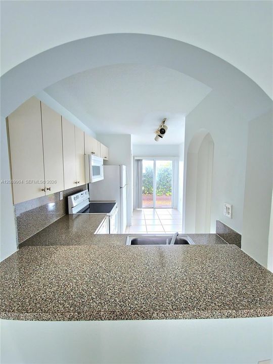 En Venta: $239,900 (2 camas, 2 baños, 920 Pies cuadrados)