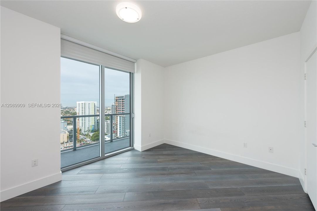For Rent: $4,200 (2 beds, 2 baths, 1099 Square Feet)