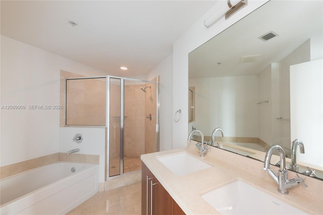 For Rent: $4,200 (2 beds, 2 baths, 1099 Square Feet)