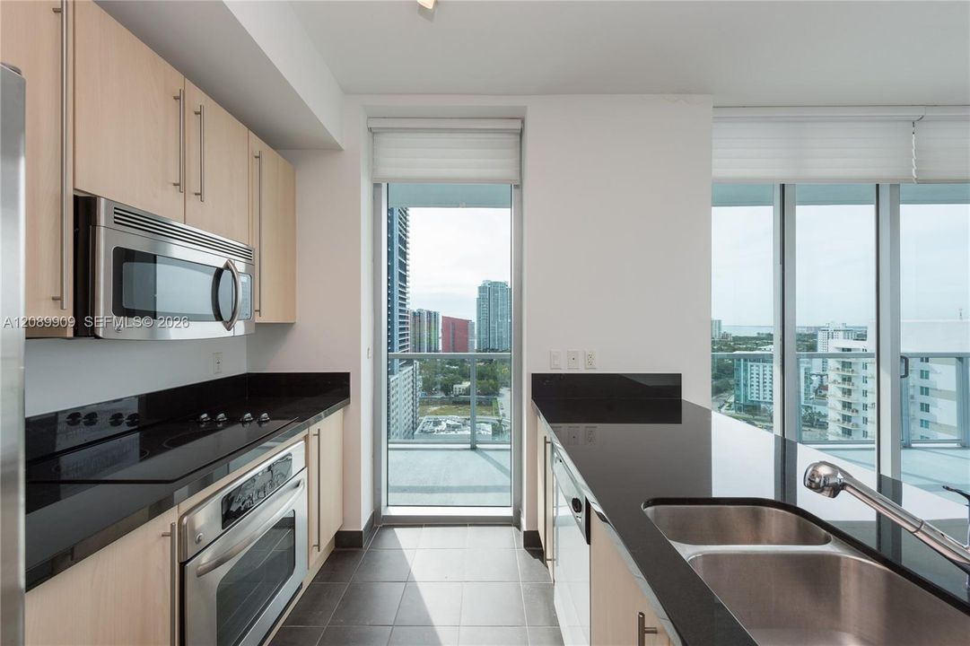 For Rent: $4,200 (2 beds, 2 baths, 1099 Square Feet)