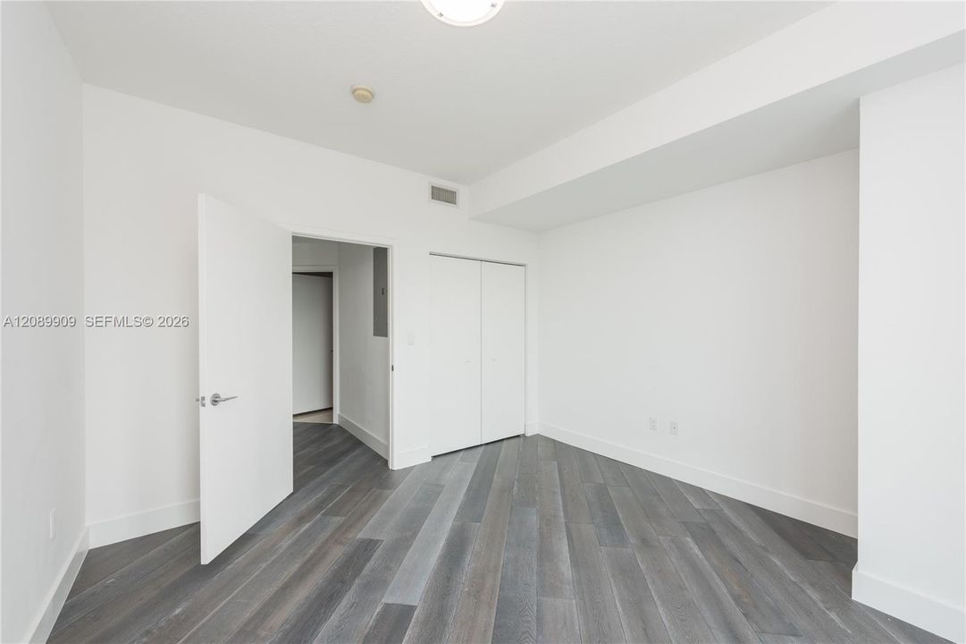 For Rent: $4,200 (2 beds, 2 baths, 1099 Square Feet)