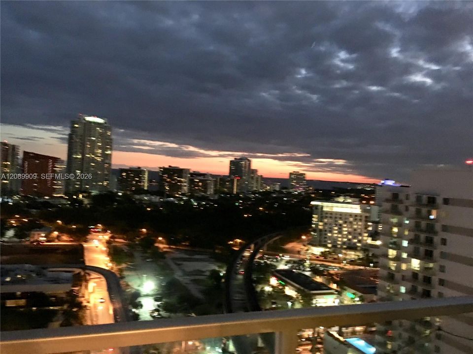 For Rent: $4,200 (2 beds, 2 baths, 1099 Square Feet)