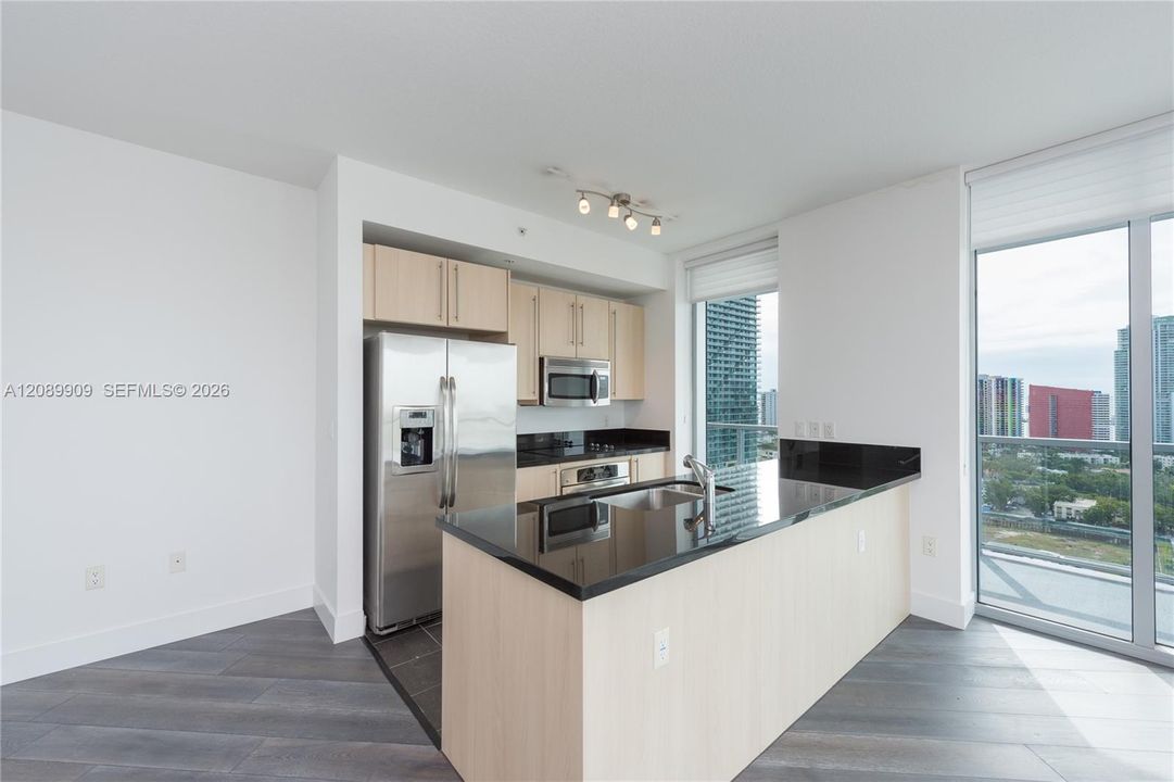 For Rent: $4,200 (2 beds, 2 baths, 1099 Square Feet)