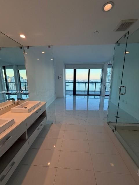 На продажу: $945,000 (2 спален, 2 ванн, 1067 Квадратных фут)