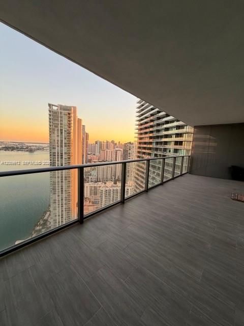 На продажу: $945,000 (2 спален, 2 ванн, 1067 Квадратных фут)