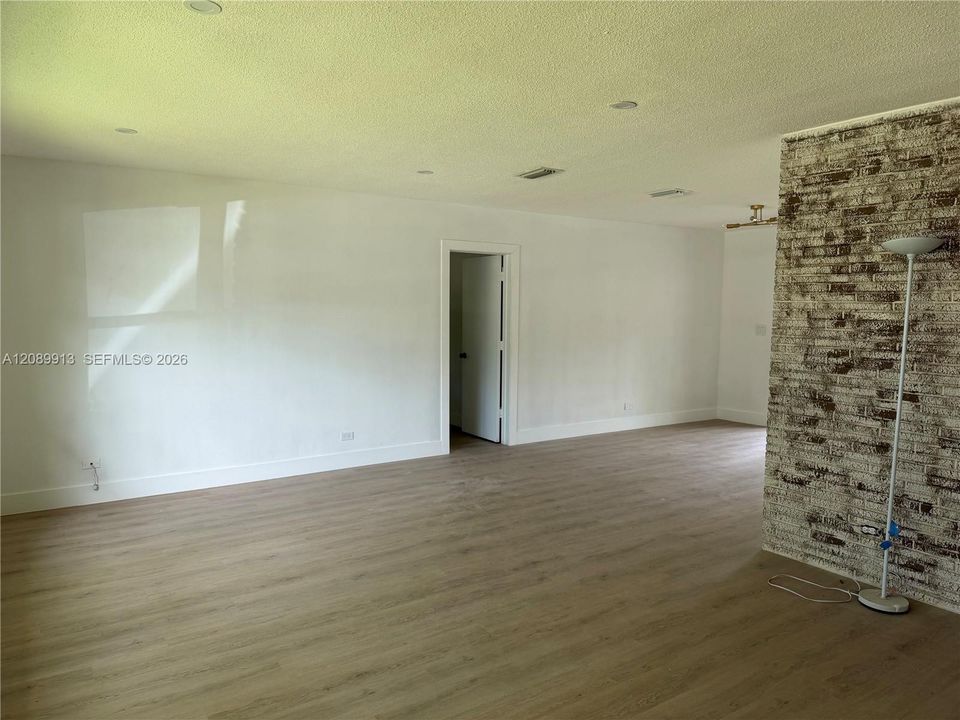 В аренду: $4,700 (4 спален, 2 ванн, 2110 Квадратных фут)