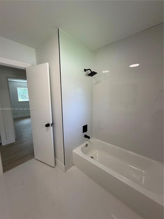 В аренду: $4,700 (4 спален, 2 ванн, 2110 Квадратных фут)