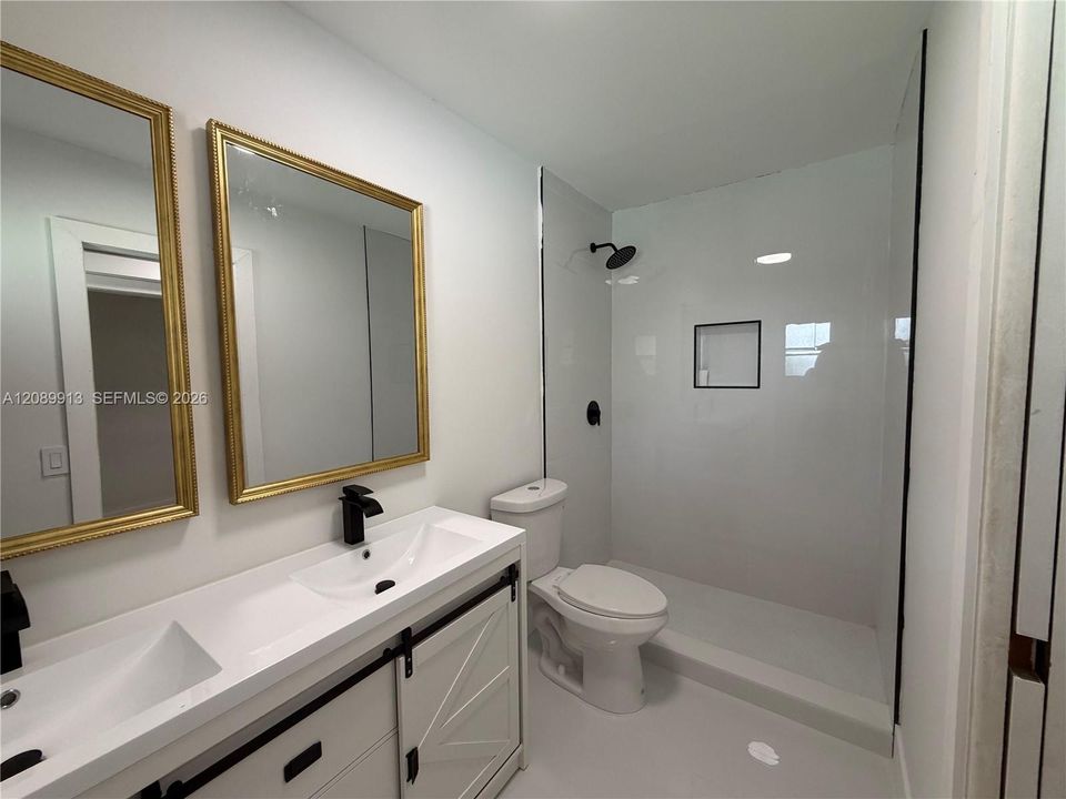 В аренду: $4,700 (4 спален, 2 ванн, 2110 Квадратных фут)