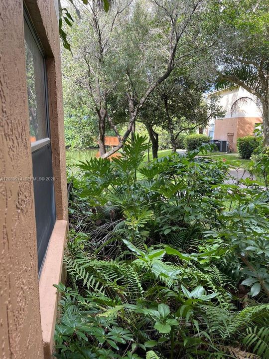 For Sale: $174,900 (1 beds, 1 baths, 754 Square Feet)
