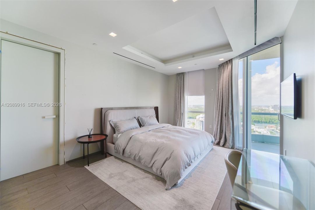 For Sale: $5,450,000 (4 beds, 6 baths, 3735 Square Feet)