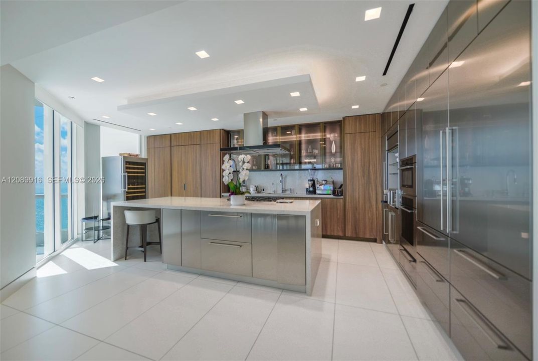 For Sale: $5,450,000 (4 beds, 6 baths, 3735 Square Feet)