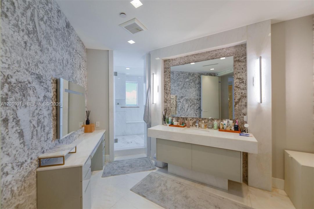 For Sale: $5,450,000 (4 beds, 6 baths, 3735 Square Feet)