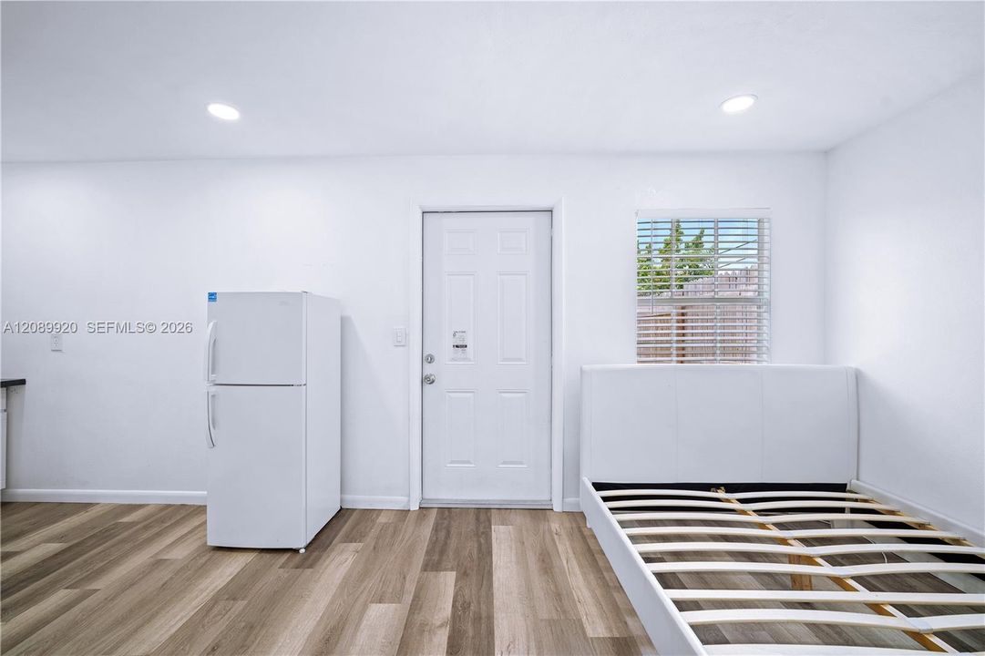 En Renta: $1,099 (0 camas, 1 baños, 803 Pies cuadrados)
