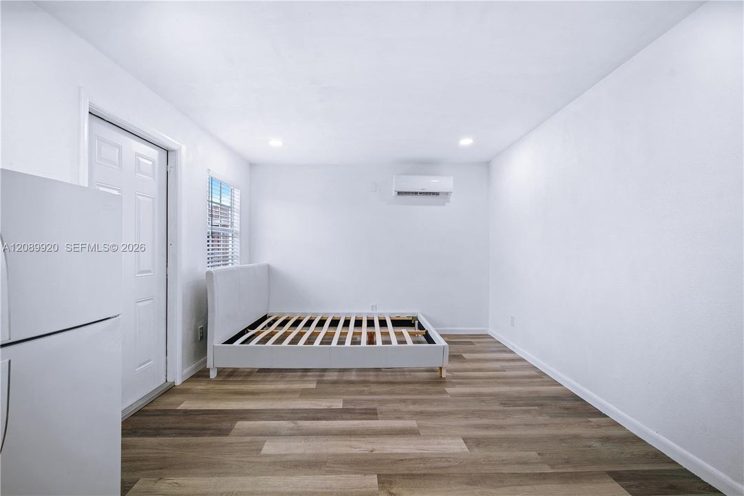 En Renta: $1,099 (0 camas, 1 baños, 803 Pies cuadrados)