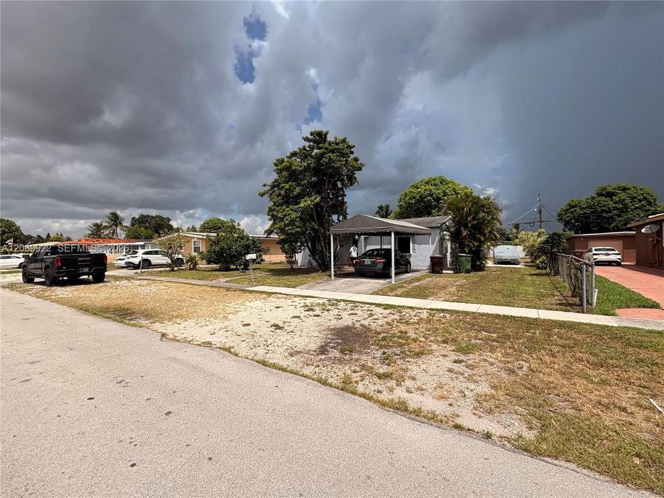 For Sale: $649,000 (4 beds, 2 baths, 1846 Square Feet)