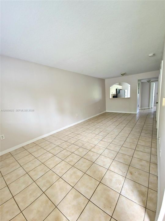 For Sale: $239,900 (2 beds, 2 baths, 920 Square Feet)