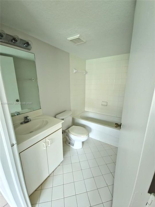 For Sale: $239,900 (2 beds, 2 baths, 920 Square Feet)