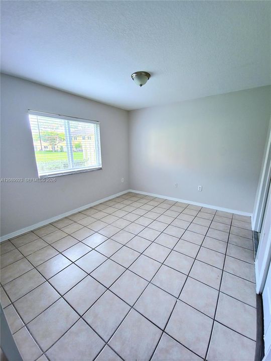 For Sale: $239,900 (2 beds, 2 baths, 920 Square Feet)