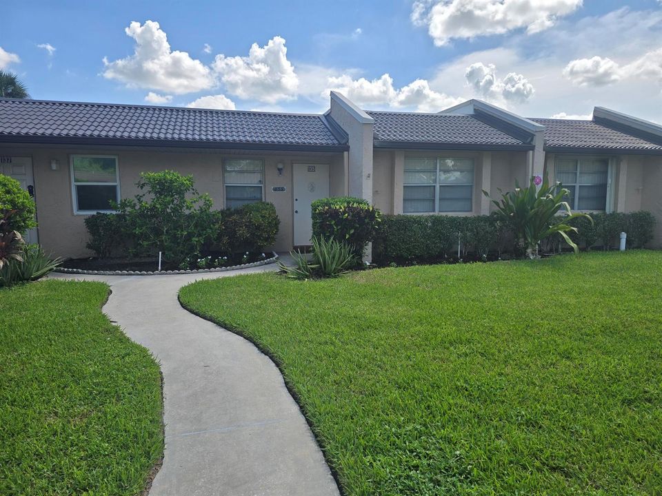 135 LAKE MERYL DR