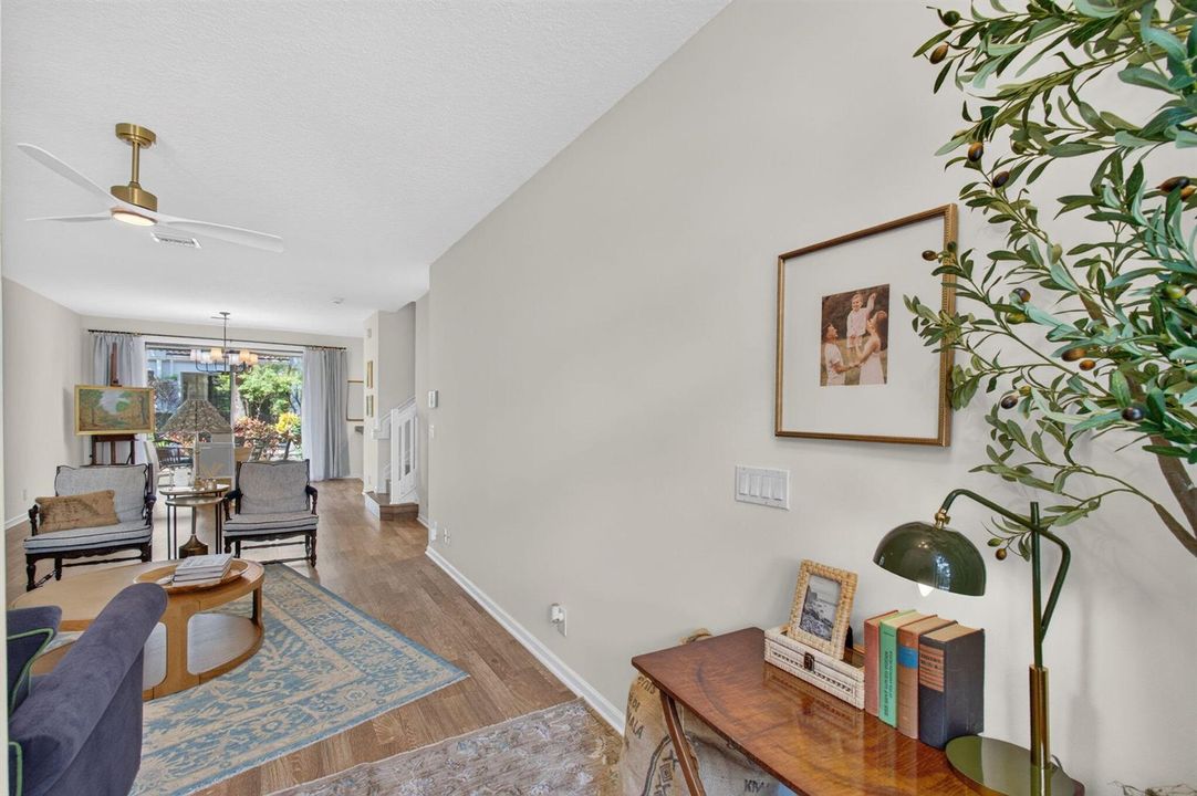 Living / Dining Room Area