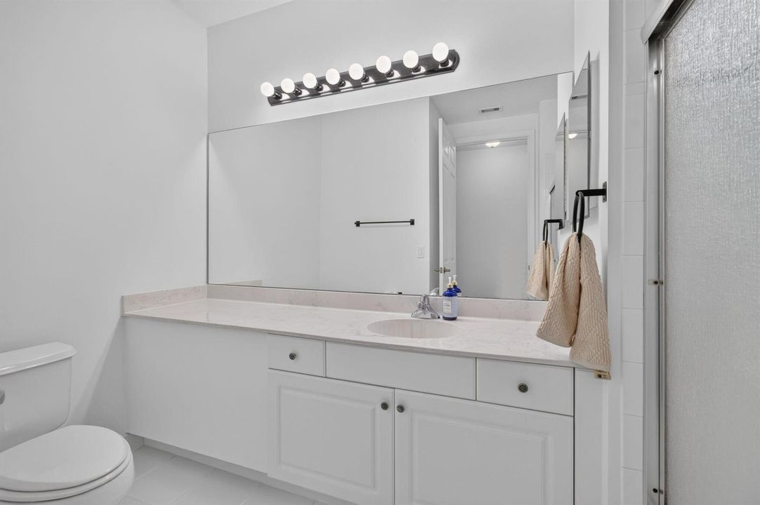 2nd Bathroom