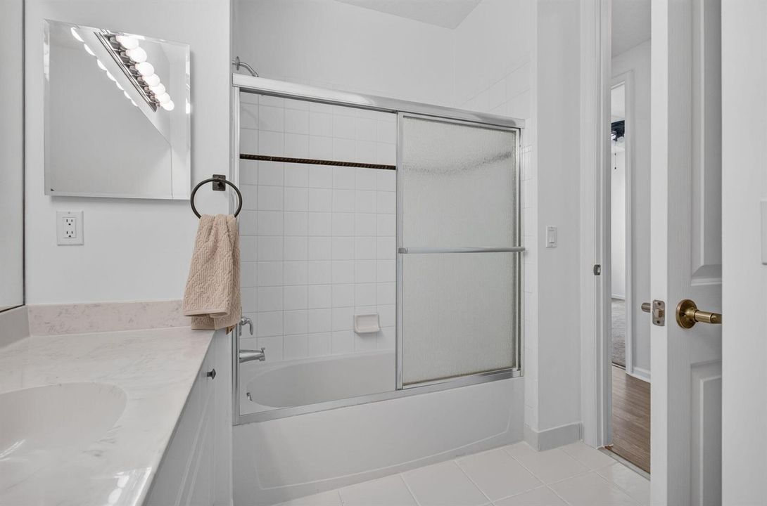 2nd Bathroom - Bathtub