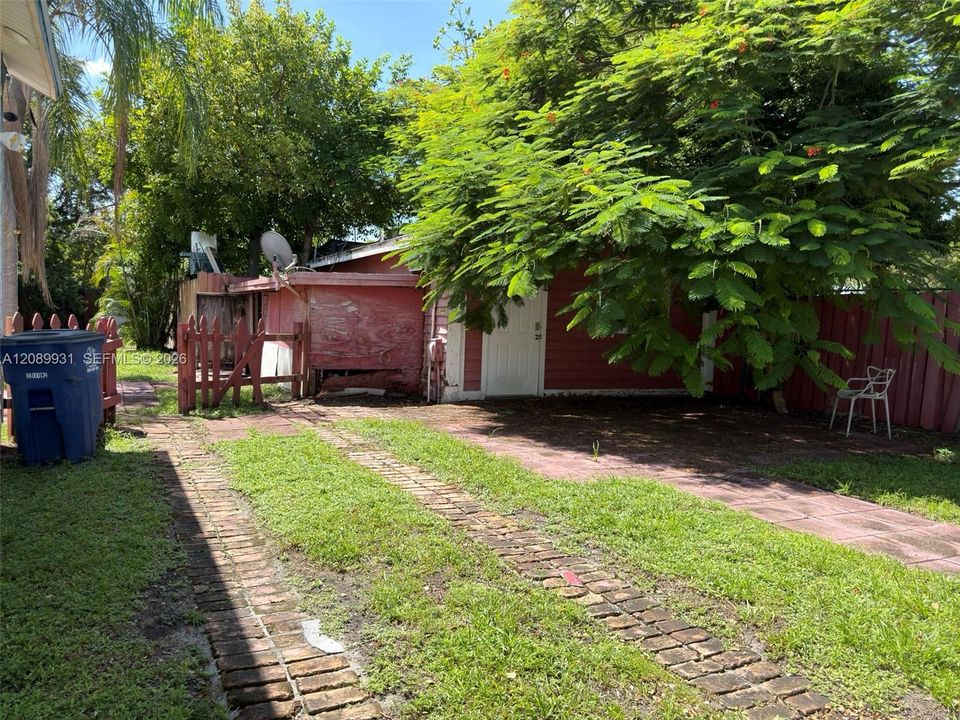 For Sale: $520,000 (3 beds, 2 baths, 2370 Square Feet)