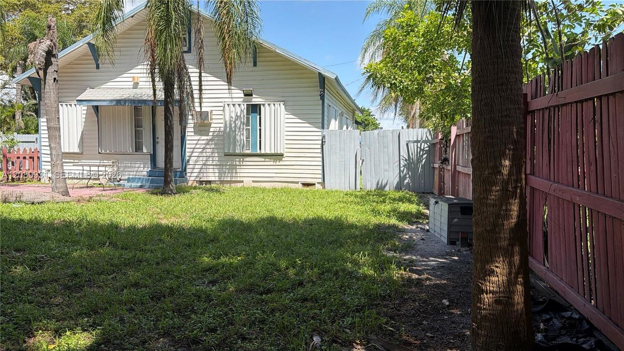 For Sale: $520,000 (3 beds, 2 baths, 2370 Square Feet)