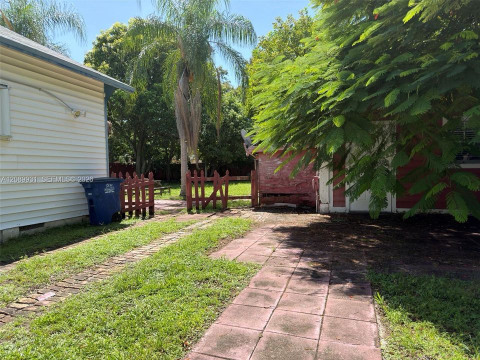 For Sale: $520,000 (3 beds, 2 baths, 2370 Square Feet)