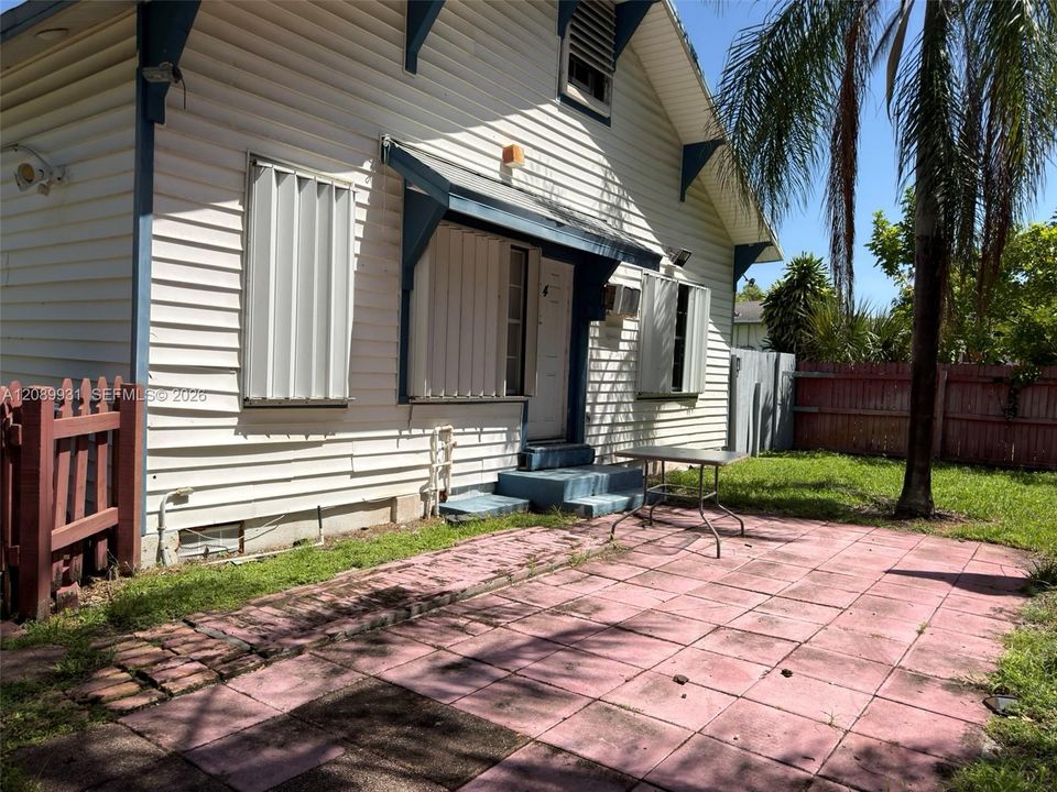 For Sale: $520,000 (3 beds, 2 baths, 2370 Square Feet)