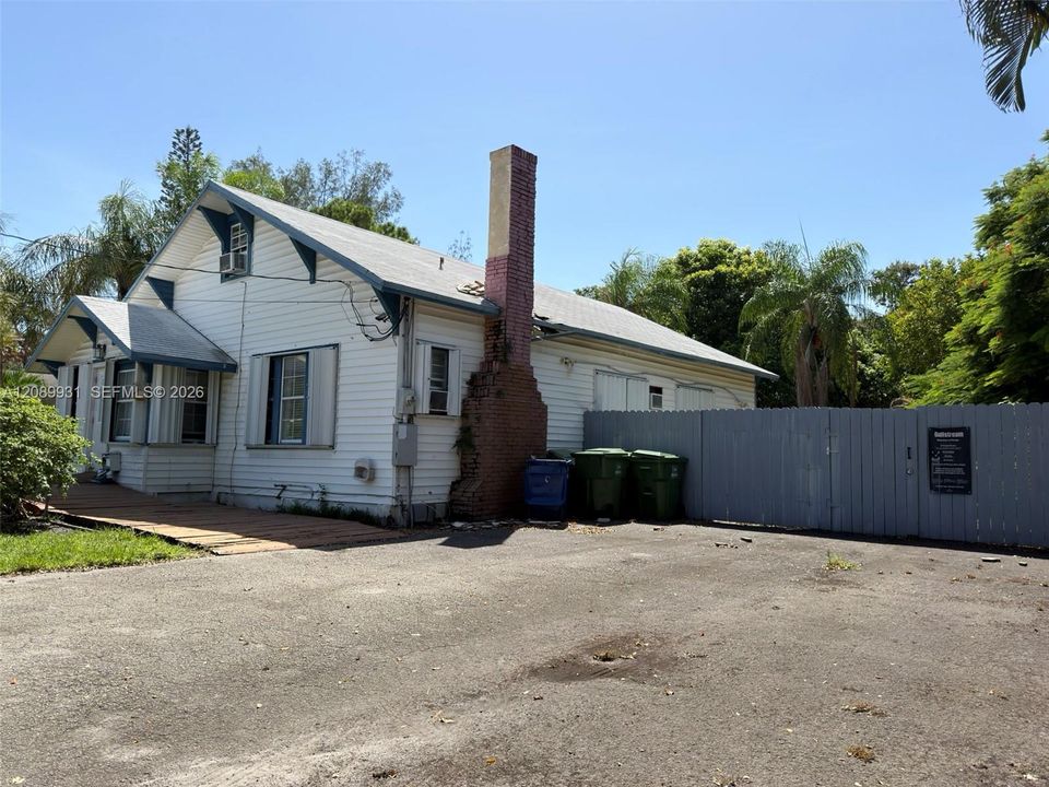 For Sale: $520,000 (3 beds, 2 baths, 2370 Square Feet)