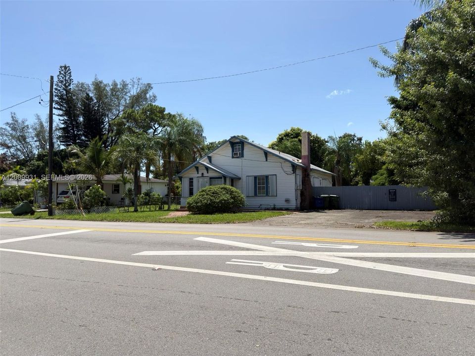 For Sale: $520,000 (3 beds, 2 baths, 2370 Square Feet)
