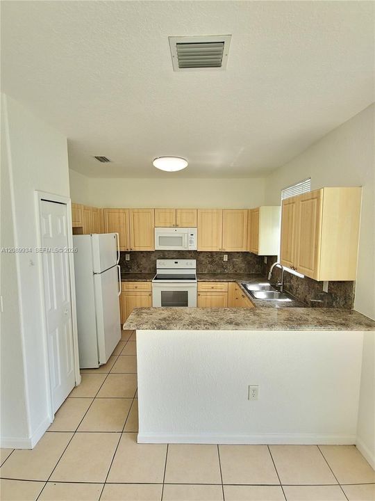 En Venta: $259,900 (3 camas, 2 baños, 1302 Pies cuadrados)